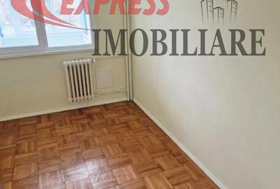 Apartament cu 4 camere semidecomandat în Titan - 3