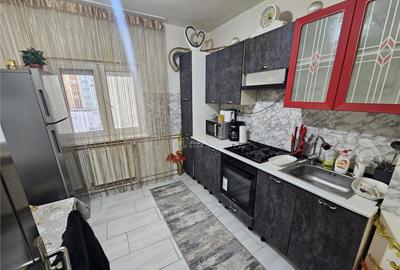 Resita, 3 Cam. Cf. 1, Et. 1, Bulevard, Micro 4 - 17