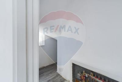 Casă cu 5 camere cu Teren 1000 Mp în Ostratu - 3