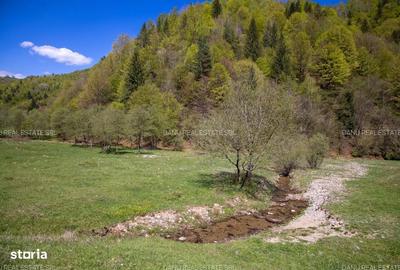 Teren de 1893 mp, în Central