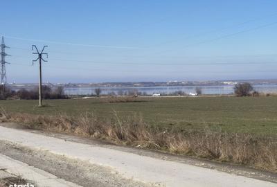 Teren de 15000 mp, în Central