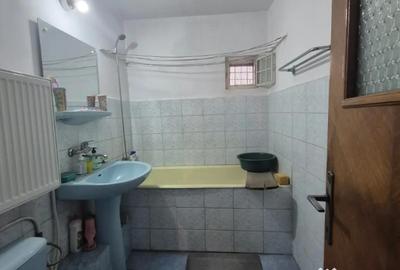 Apartament cu 4 camere decomandat în Republicii