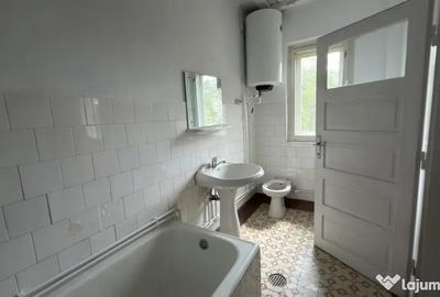 Casă cu 3 camere cu Teren 2200 Mp în Central - 11