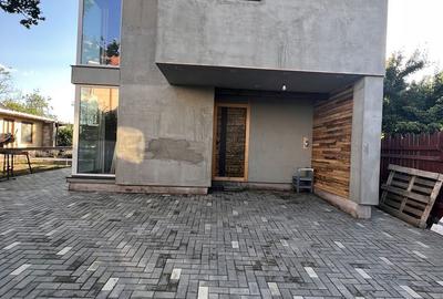 Casă cu 4 camere în Central - 2