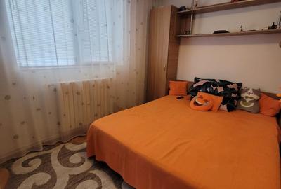 Valu lui Traian -casa 3 camere cu teren 300 mp -gaze la poarta -79900 Euro neg - 5