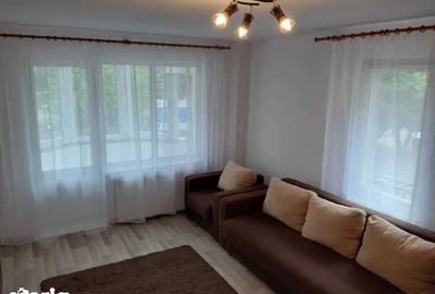 Apartament cu 3 camere decomandat, mobilat în Central