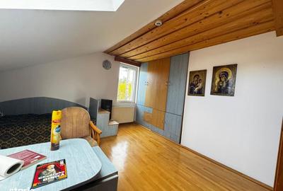 Casă individuală cu 5 camere cu Canalizare în Titulescu - 9