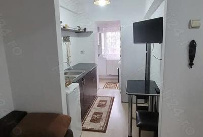 Garsonieră decomandată în Petros - 3