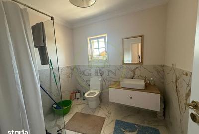 Casă cu 4 camere cu Teren 500 Mp în Malu Mare - 11