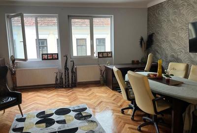 Apartament cu 3 camere în Central - 6