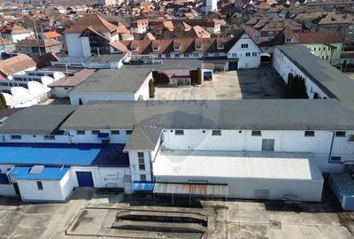 Spațiu comercial, de 6,229 mp, în Central - 13