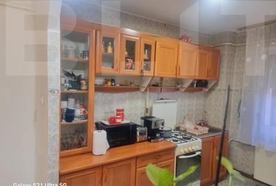 Apartament cu 3 camere semidecomandat în Central