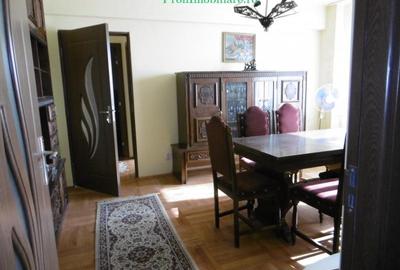 Apartament cu 3 camere semidecomandat, mobilat în Central - 2