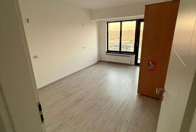 Apartament cu 2 camere decomandat în Podu Roș - 2