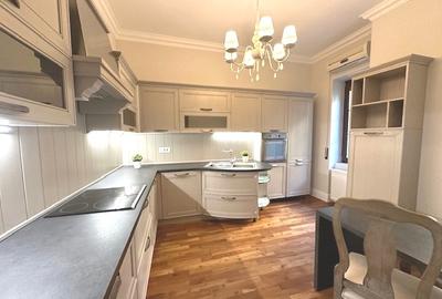 Apartament cu 5 camere semidecomandat, mobilat în Capitale - 14