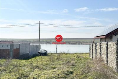 Teren de 500 mp, în Corbu