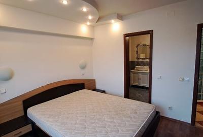 13 Septembrie-hotel Marriott, 3 camere de vanzare, 80 mp,  8/9, centrala, 2 bai - 5