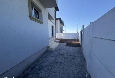 Casă cu 4 camere cu Teren 300 Mp în Central