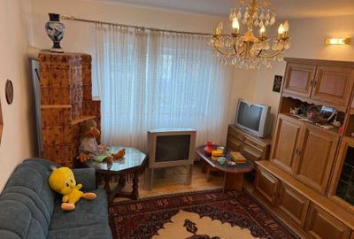 Casă cu 4 camere decomandat în Mălureni - 4