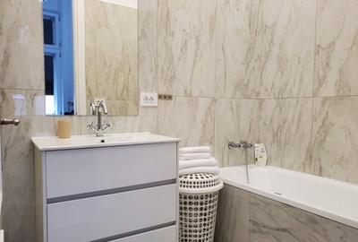 Inchiriez apartament 3 camere zona Ultracentrala - ID : RH-40067 - 1