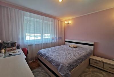 Apartament cu 3 camere decomandat în Tomis Nord