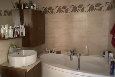 Apartament cu 3 camere decomandat în Central - 2