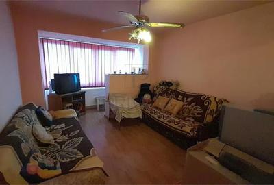 Apartament cu 3 camere decomandat în Aeroport - 1