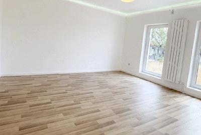 Casă cu 3 camere cu Teren 710 Mp în Central - 1