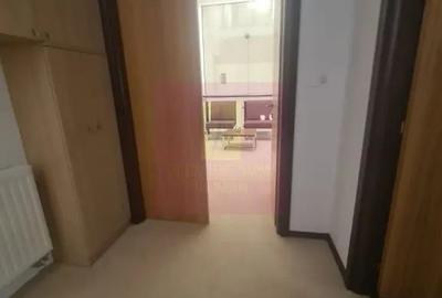 Casă cu 7 camere cu Teren 552 Mp în Cioplea