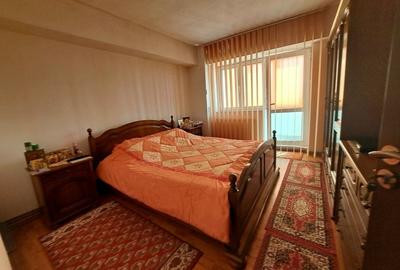 Apartament cu 4 camere decomandat în Micro 11 - 5