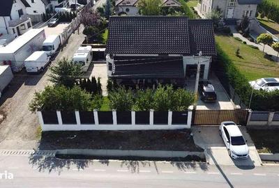 Casă cu 4 camere în Ipotești