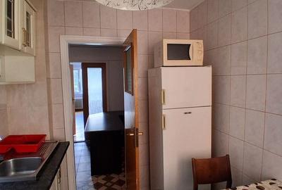 Apartament cu 3 camere decomandat în Iancului