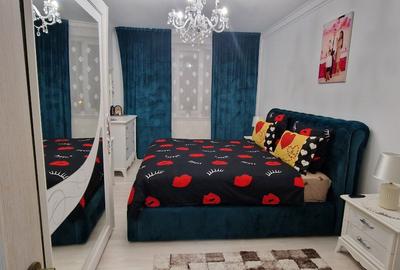 Apartament cu 3 camere semidecomandat în Central