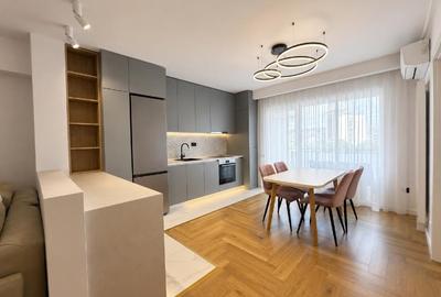Apartament cu 2 camere semidecomandat, mobilat în Central