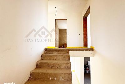 Casă cu 4 camere în Săsar