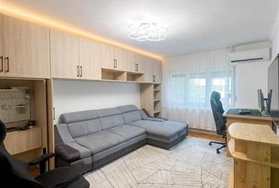 Apartament cu 3 camere decomandat în Decebal