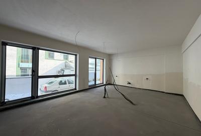 Spațiu comercial, de 200 mp, în P-ța Muncii - 8