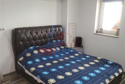 Apartament cu 4 camere decomandat în Nicolina