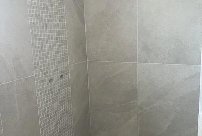 Casă cu Teren 256 Mp în Central