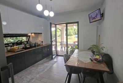 Casă cu 3 camere cu Teren 1780 Mp în Griviței