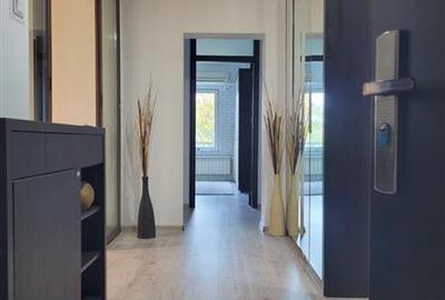 Apartament cu 4 camere decomandat în Calea Călărașilor
