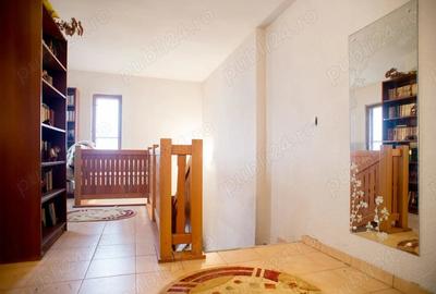 Casă cu Teren 1366 Mp în Central