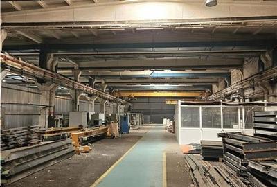 Spațiu industrial, de 1,500 mp, în Industrial