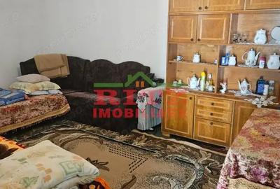 Casă cu 2 camere cu Teren 688 Mp în Caracal - 9