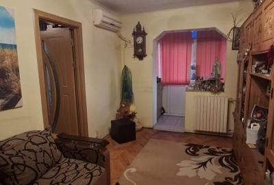 Apartament cu 2 camere semidecomandat, mobilat în Craiovița Nouă