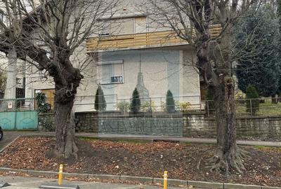 Casă individuală cu 6 camere cu Canalizare în Centrul Istoric - 4