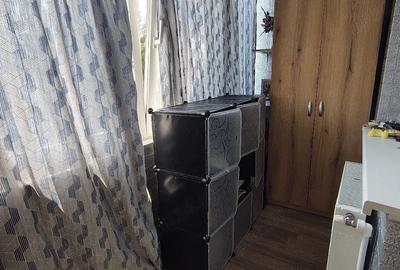 Apartament cu 3 camere decomandat în Poarta 6