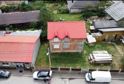 Casă cu 4 camere în Central