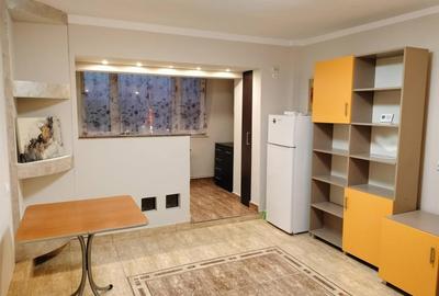 Apartament cu 3 camere decomandat, mobilat în Zorilor