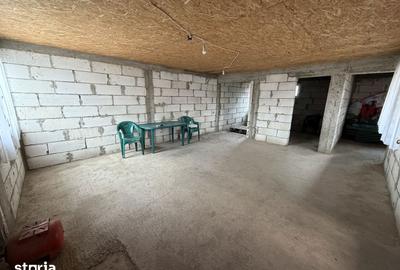 Casă cu 5 camere cu Teren 484 Mp în Ciorani - 16